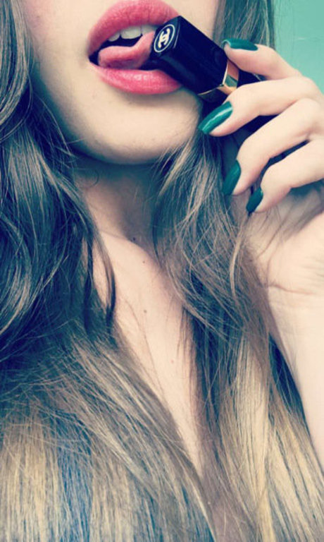 Sara Muller beautiful actress img