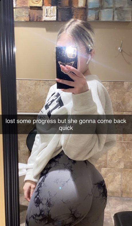 Hailsbee erotic model img