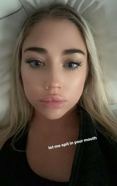 Hailsbee pornstar top images