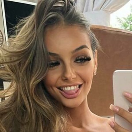 thelittleprincesss model adult image