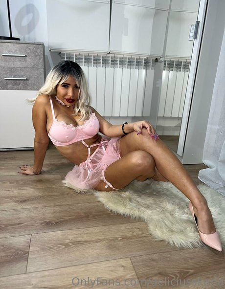 deliciusstinnykate pornstar nude pictures
