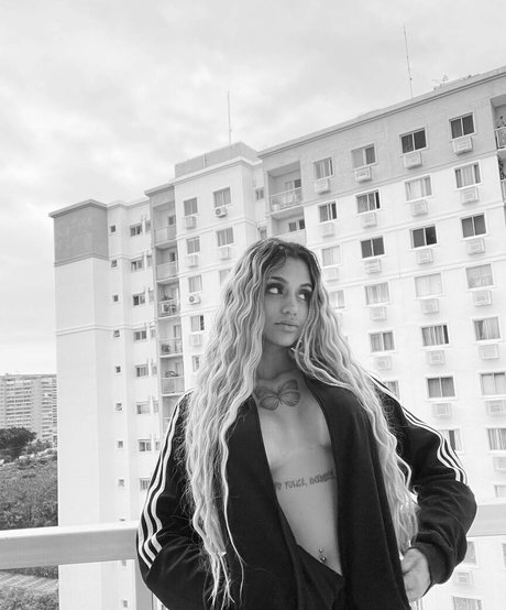 AZZY model erotic galleries