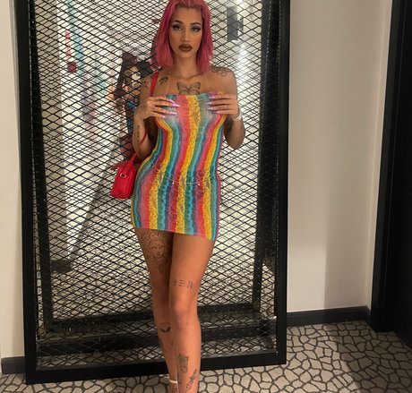 AZZY pretty star photo