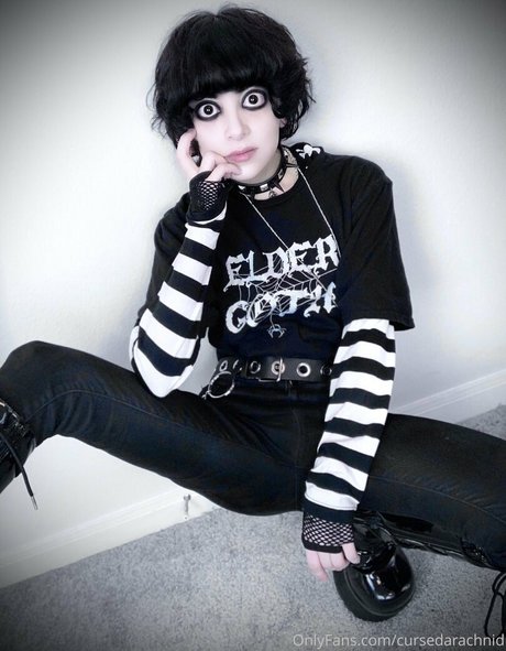 CursedArachnid pretty star picture