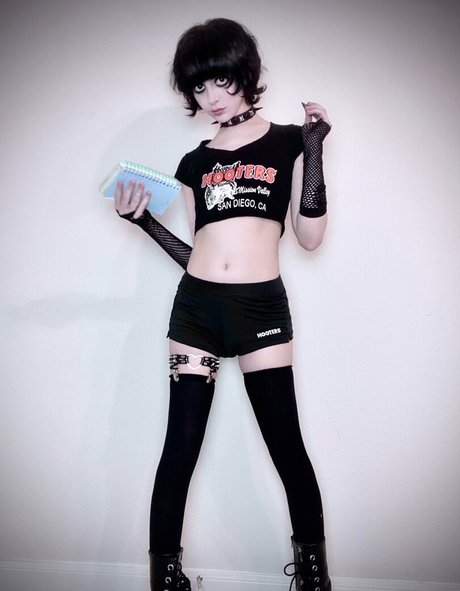 CursedArachnid star erotic photo