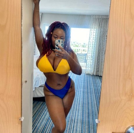 msolurin art actress galleries