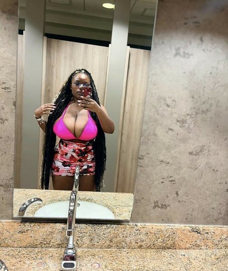 msolurin naked actress pics