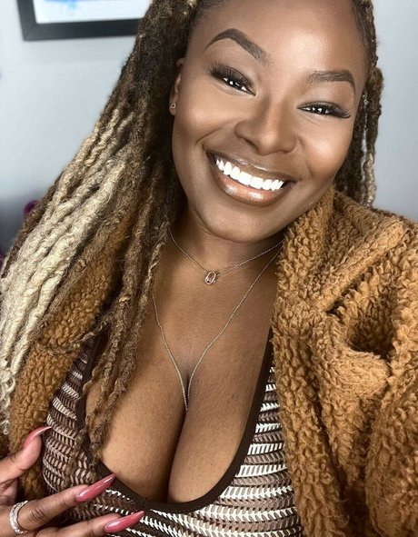 msolurin exclusive pornstar images