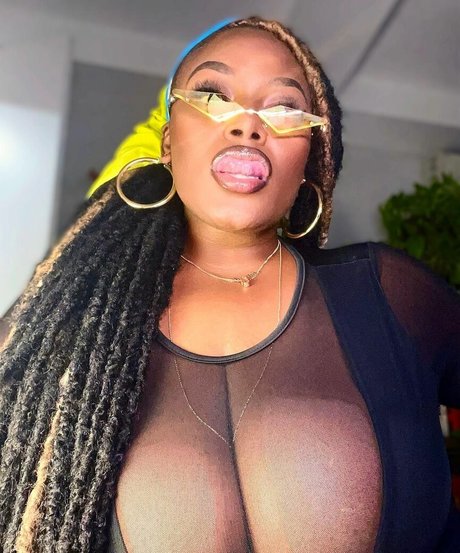 msolurin model best pic