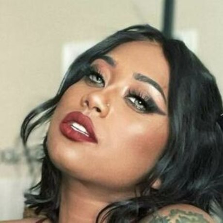 Serenity Snow porn star img