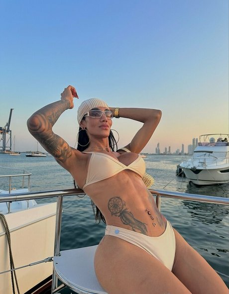 sweetlaurasaenz sex pornstar photo