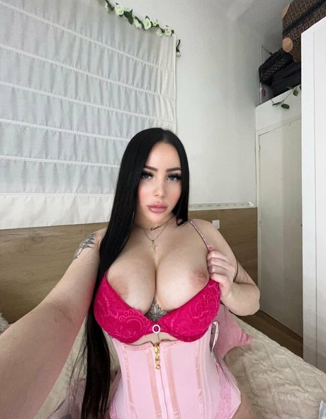 esteladior model exclusive photos