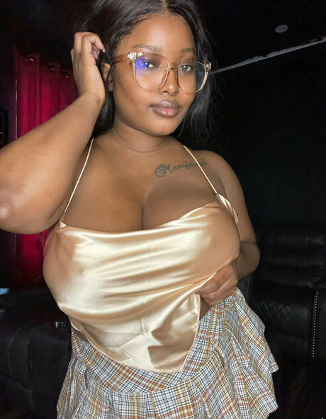 ilovecaramel high quality model photo