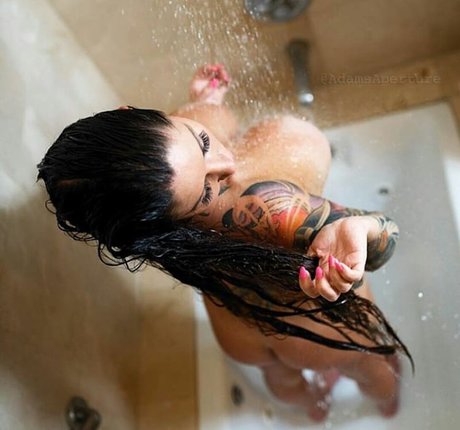 Teresa Bond star perfect photos