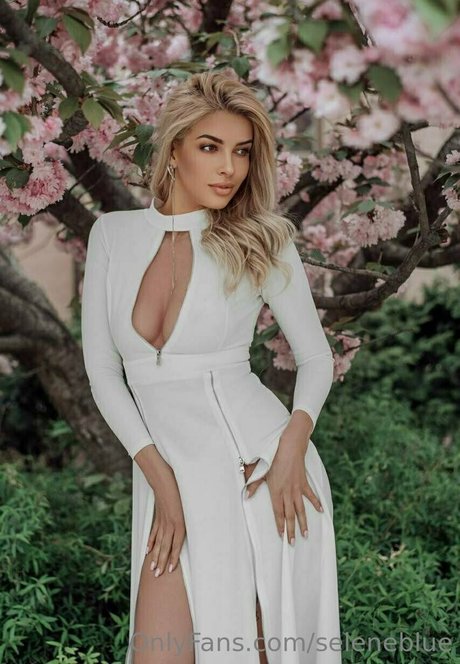 seleneblue nude actress images