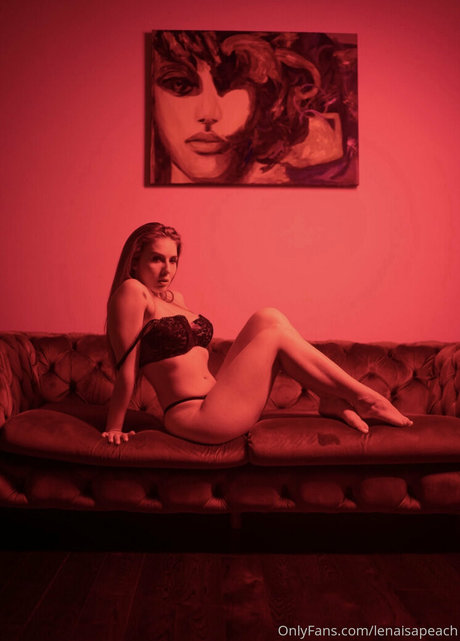 lenaisapeach Profile pic