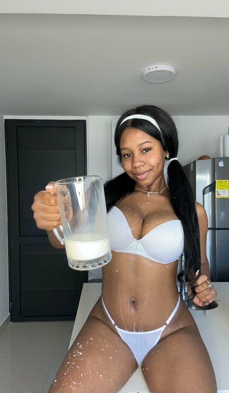 Giuliavalencia naked actress images