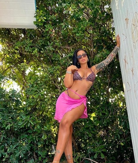 Roberta Stelluccio model best images