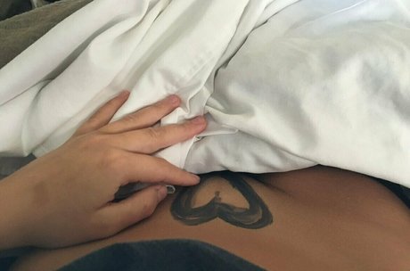 littleminxbella porn actress image