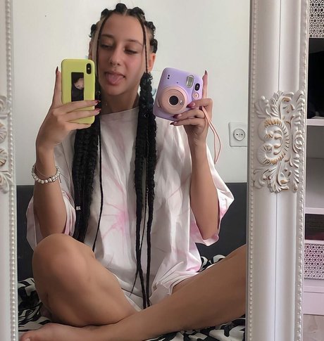 leliloo free model gallery