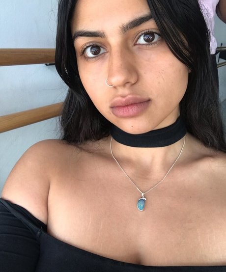 Mays Benatti nice model images