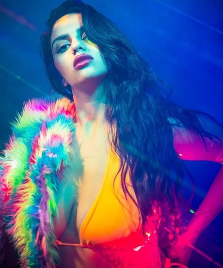 Mays Benatti star nudes pictures