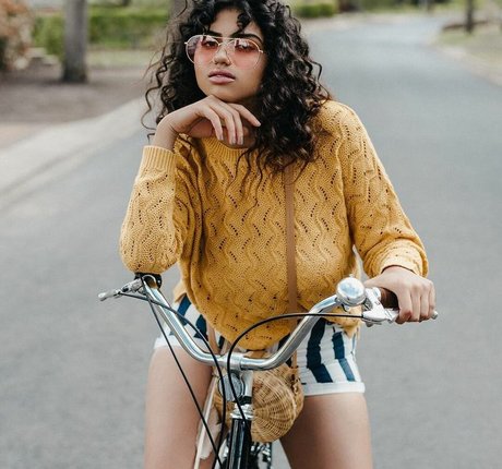 Mays Benatti model free photos