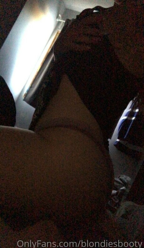 blondiesbooty naked pornstar pics