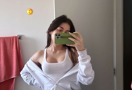 Sofia Santino sexy actress images