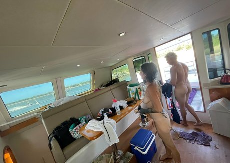 whiterabbitsx model erotic photos