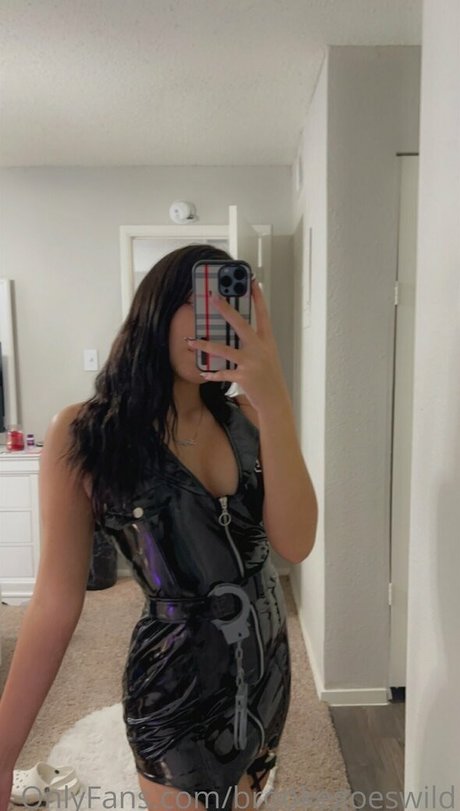 brookegoeswild hot actress gallery