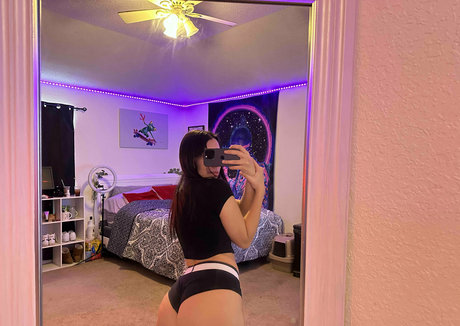 brookegoeswild model sex img