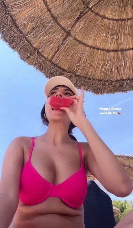 Ischtar Isik model sexy picture