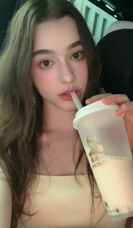 Dasha Taran model hot photos