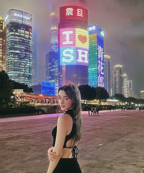 Dasha Taran pornstar beautiful galleries