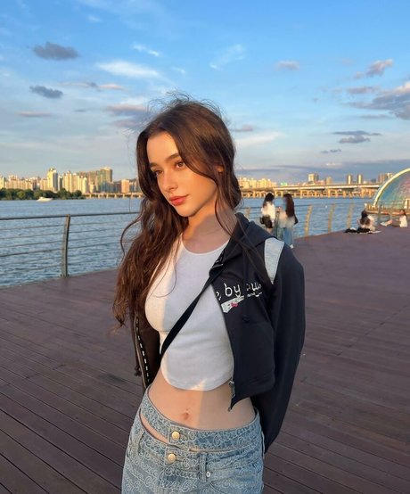 Dasha Taran nude model img