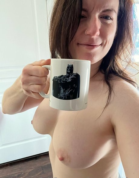 bustyciara free nude actress img