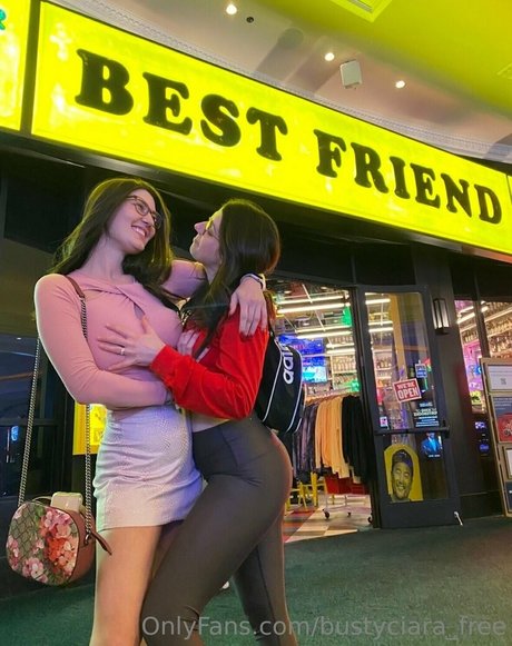 bustyciara free model high quality pictures