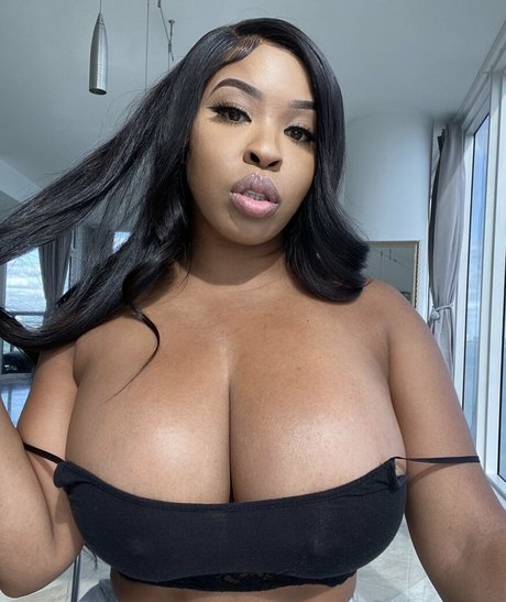 Aryanatv pornstar top picture