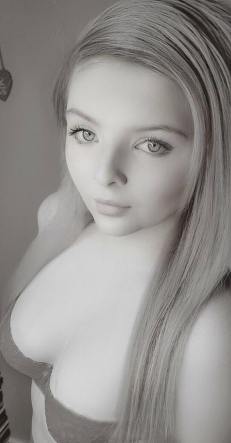 lexii louu exclusive pornstar photo