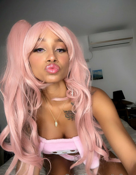 tuflaca star nude photos