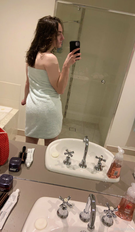 xwhitewrenx porn actress images