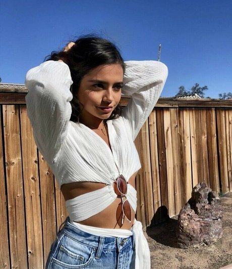 Isabela Merced top model pics