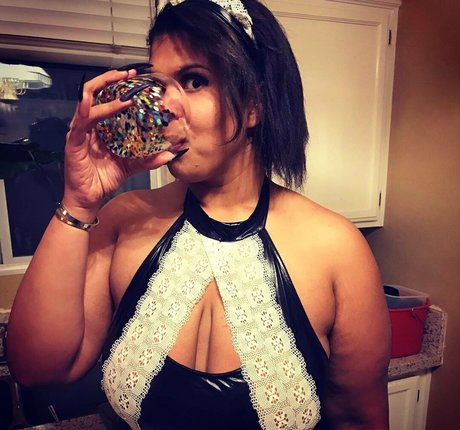 amazon leee naked star photo