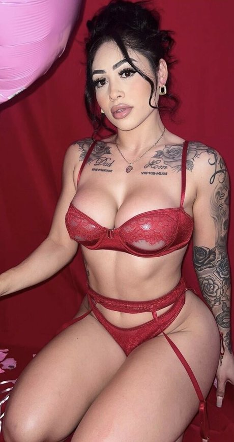 therealissalicious perfect model images