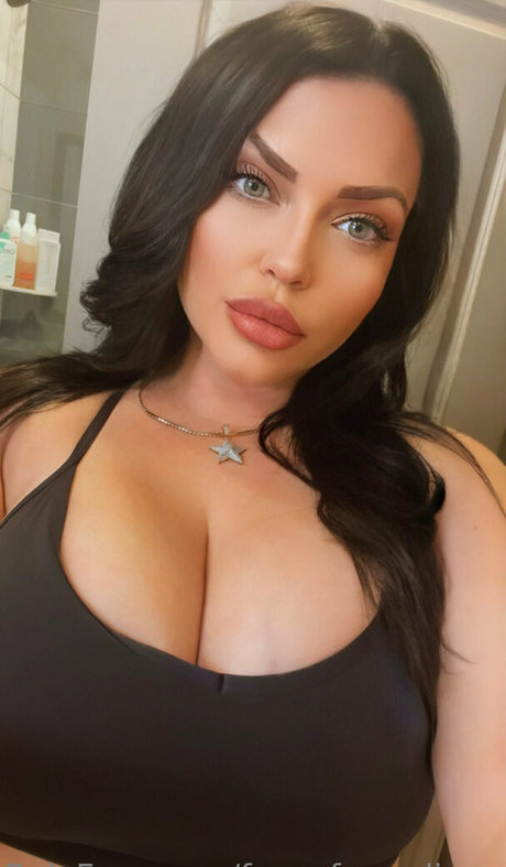 fansofmandimay nude model gallery