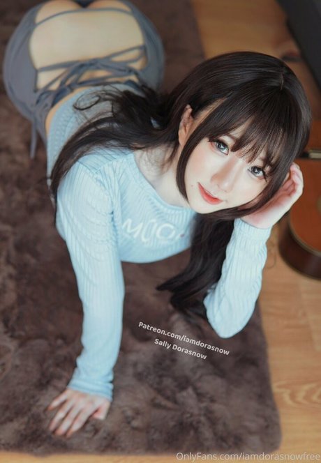 iamdorasnowfree erotic actress picture