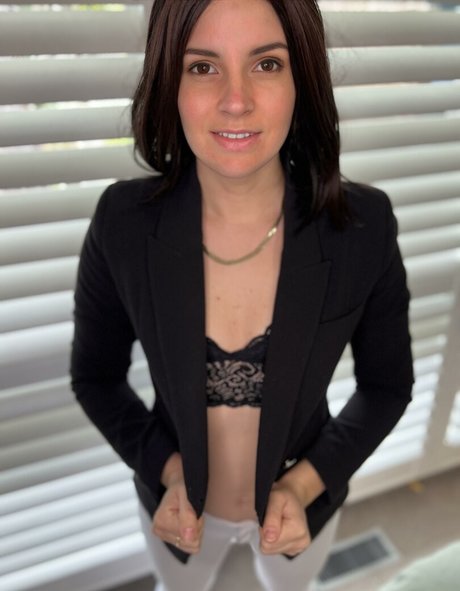 Mystery MILF star perfect pic