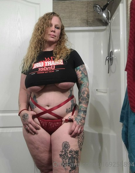 bigbootymandyj1981 model hot photo