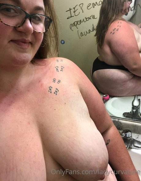 ladykeepsherlegsopen naked actress img